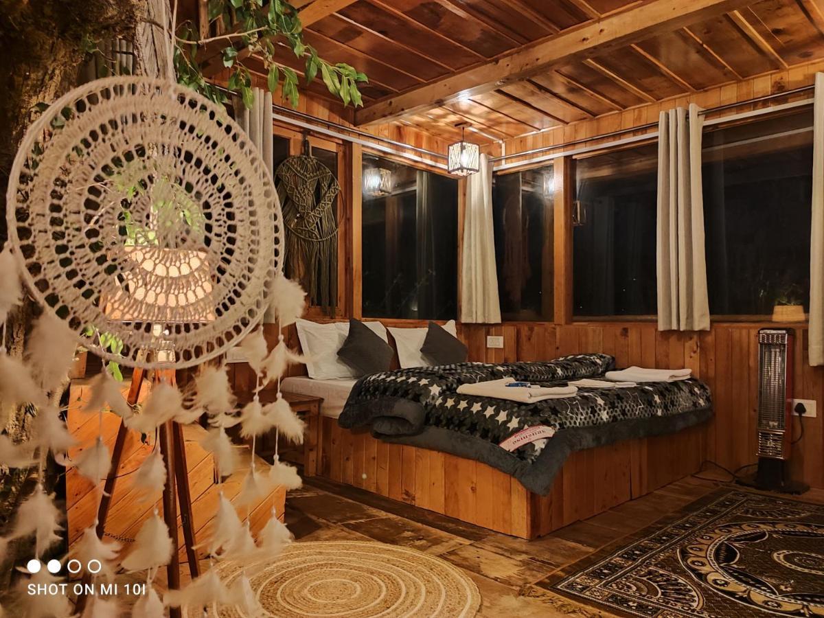 Tree House Jibhi The Hidden Cottage Exterior photo