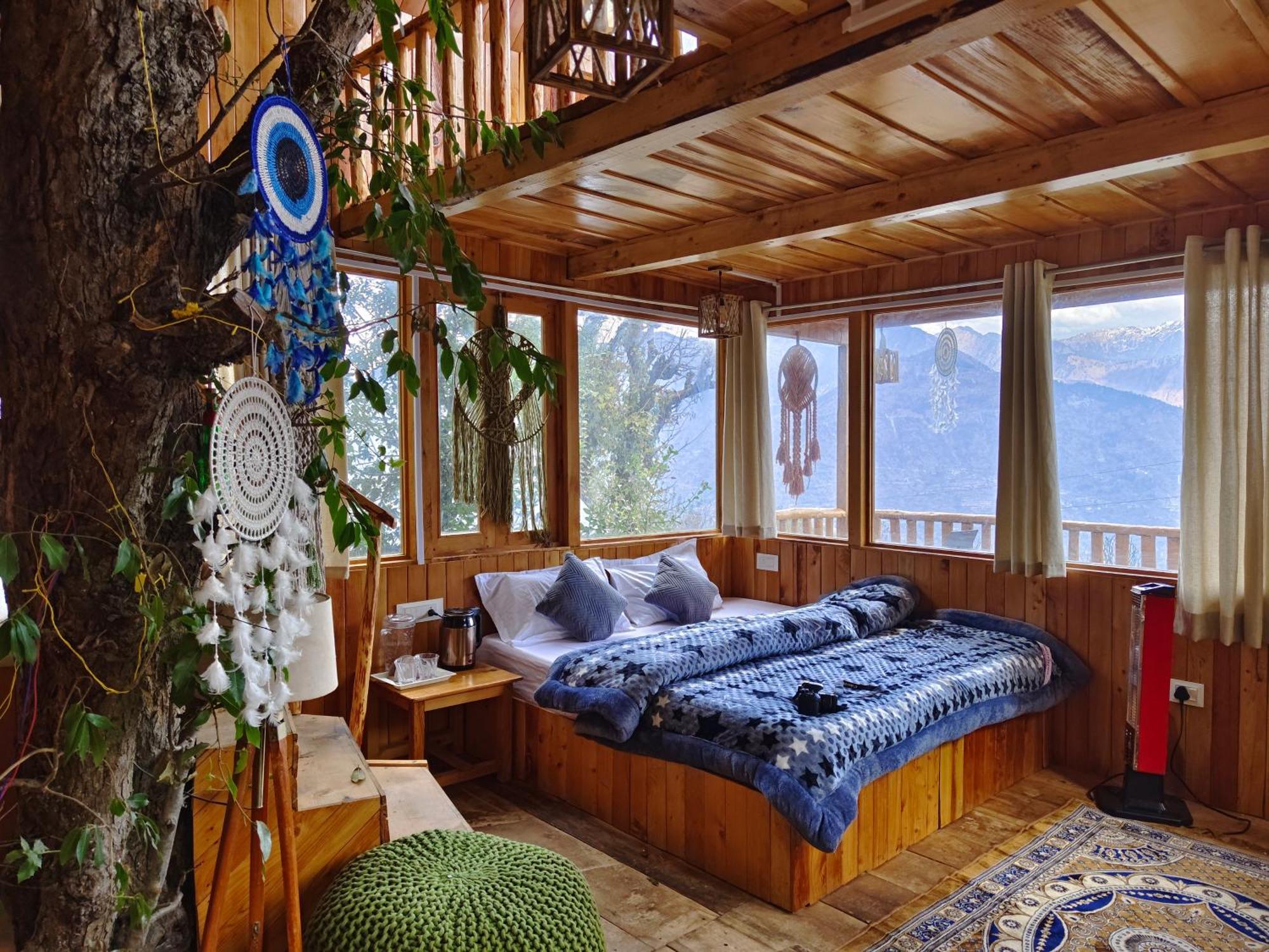 Tree House Jibhi The Hidden Cottage Exterior photo
